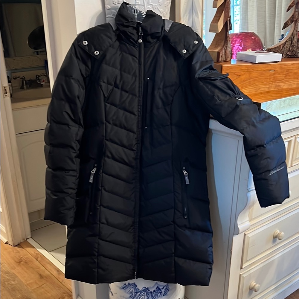 Eddie Bauer Black Puffer Jacket with Hood and Mid-Length Design NWOT